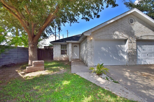 Building Photo - 2021 La Cantera St