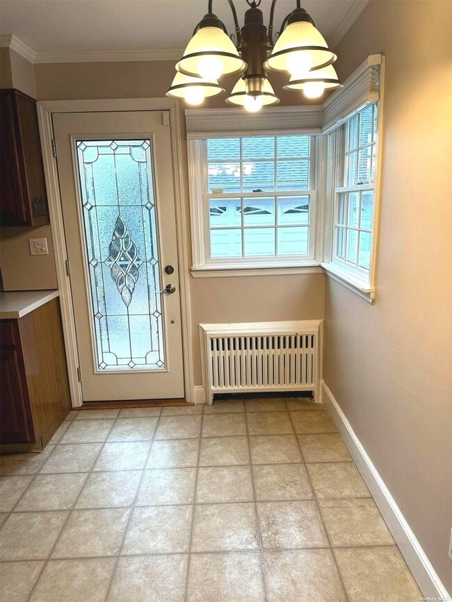35 Midwood Ave, Farmingdale, NY 11735 House Rental in Farmingdale, NY
