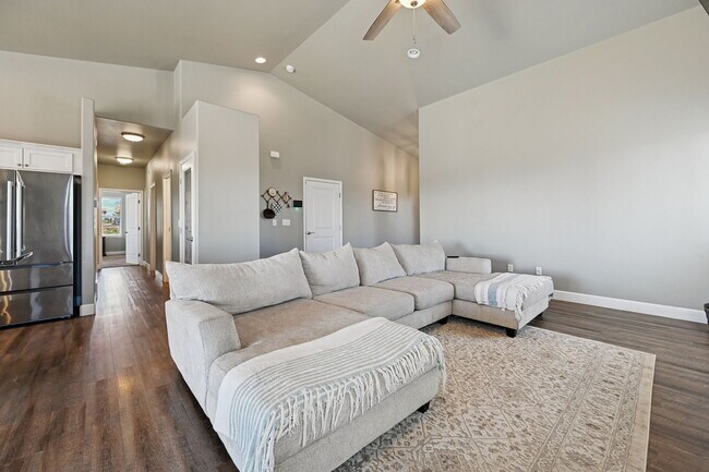 Foto del edificio - 1140 E Dove Creek Dr