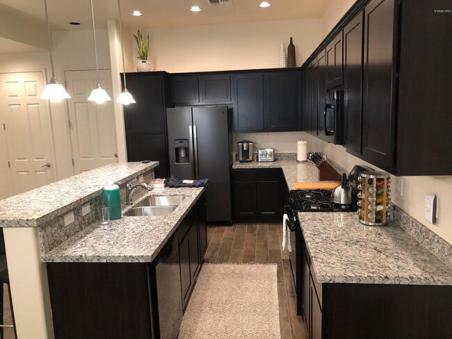 Foto del edificio - 2481 W Mission Timber Cir