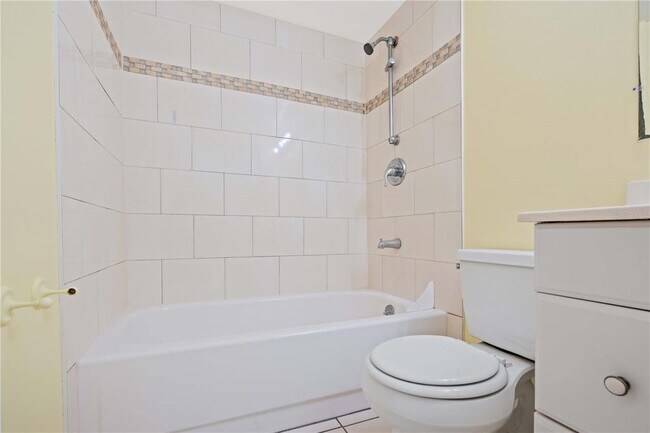 Building Photo - 2625 FL-590