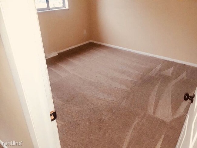 Building Photo - 2 br, 2 bath Apartment - 225 E Nottingham