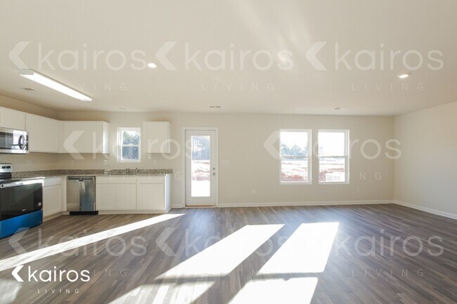 Foto del edificio - 190 Bennett Dairy Rd.