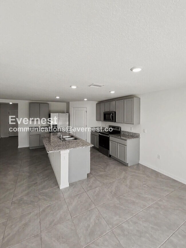Foto del edificio - 5106 Plumeria Dr