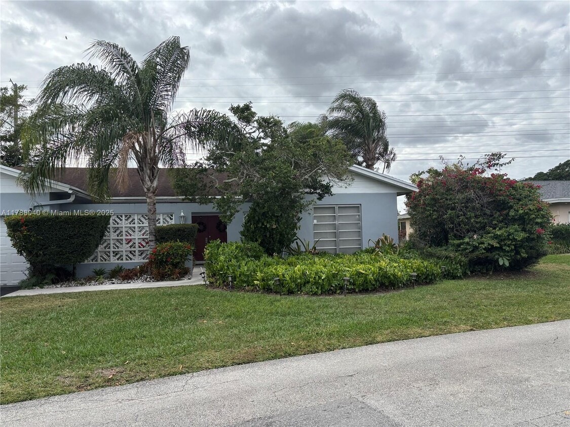 Primary Photo - 4609 Bayberry Ln