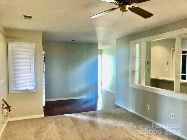 Foto del edificio - 8229 Cedar Glen Dr