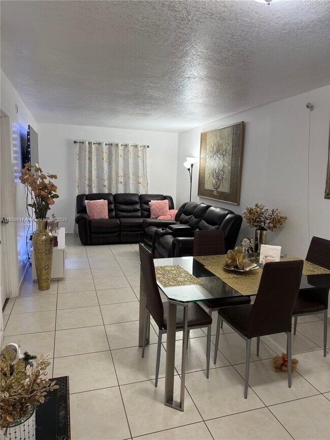 Foto del edificio - 1271 SE 28th Ct