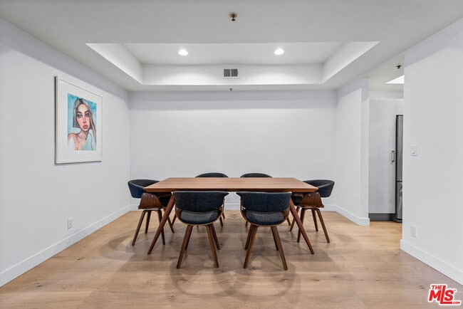 Foto del edificio - 2102 Century Park Ln