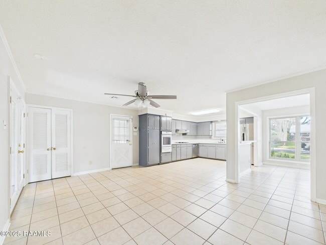 Building Photo - 200 Claymore Dr