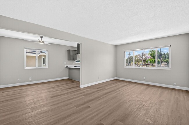 Building Photo - 125 E Spring St