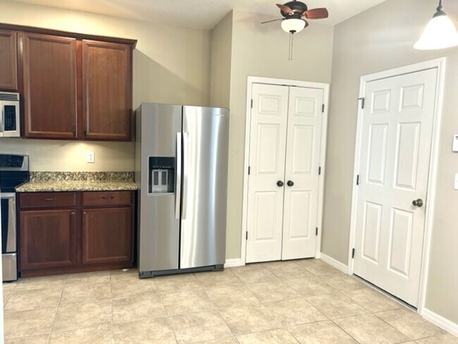 Foto del edificio - 3 2.5 - TOWNHOUSE IN PARKRIDGE - CLOSE TO ...