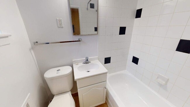 Interior Photo - Arbor Village - 1030 & 1040 Hollington