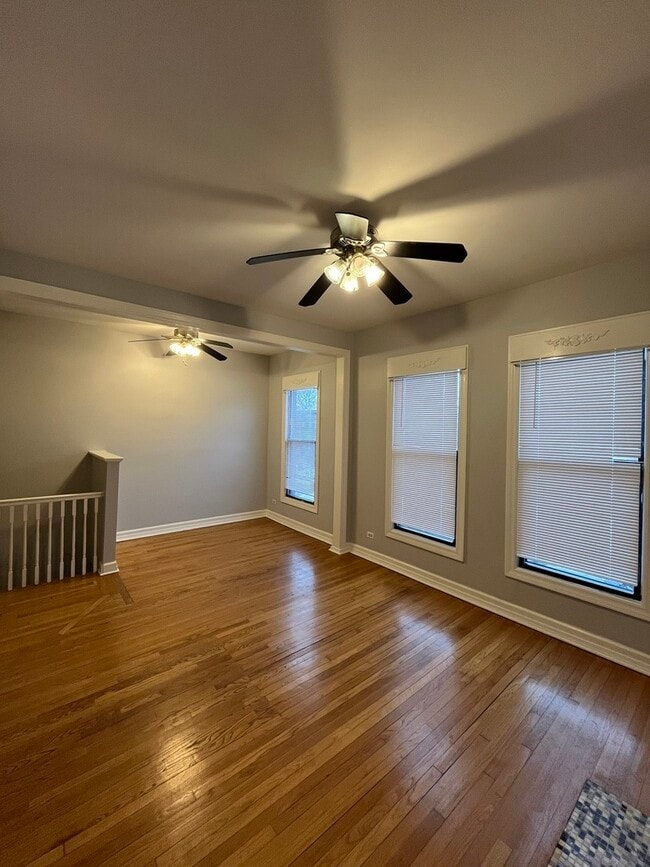 Foto del edificio - 2437 W Lexington St