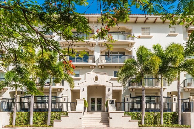 Foto del edificio - 50 Alhambra Plaza Apt #306, Coral Gables, ...