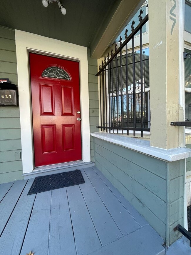 Large Lower Unit - 627 W Grand Ave - Large Lower Unit - 627 W Grand Ave Apartment