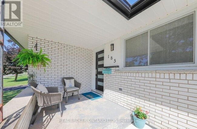 Building Photo - 185 Hildred St