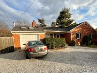 Primary Photo - 950 Glen Cove Ave