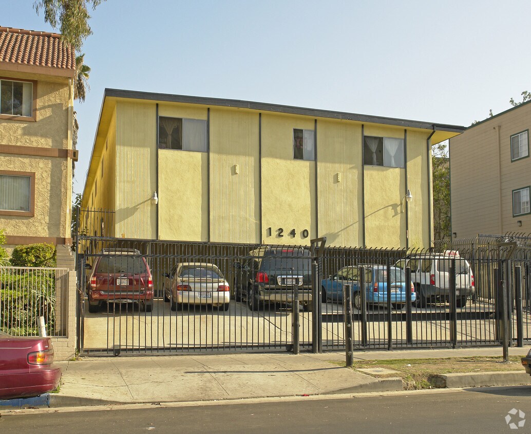 Building Photo - 1240 S Norton Ave