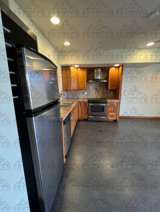 Building Photo - Wilson Street Tri Plex