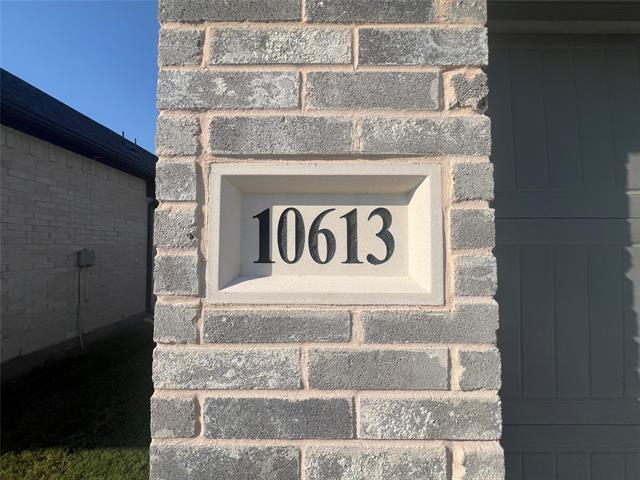 Building Photo - 10613 Kenosha St
