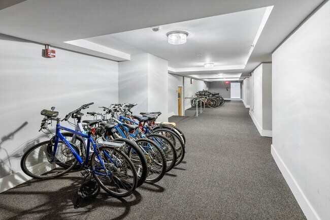 Foto del edificio - 140 E Glenwood Ave