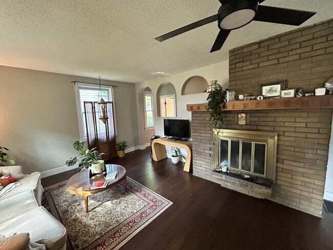 Foto del edificio - 308 Wheaton Ave