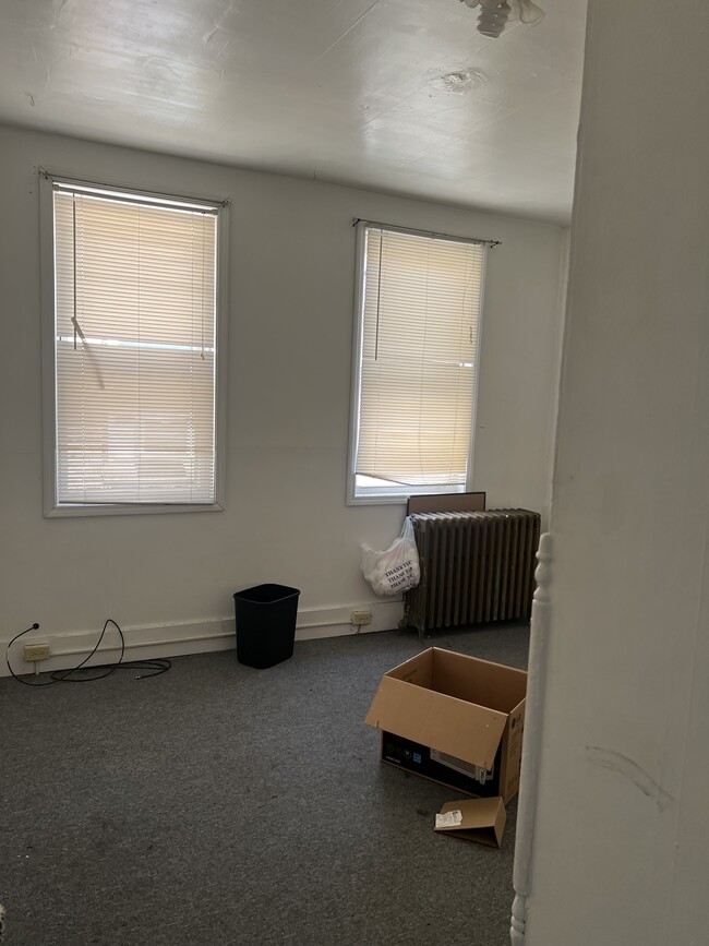 Building Photo - 371 McKee Pl