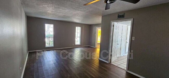 Building Photo - 1022 Delta Dr