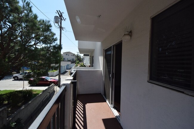 Building Photo - 5002 Tujunga Ave
