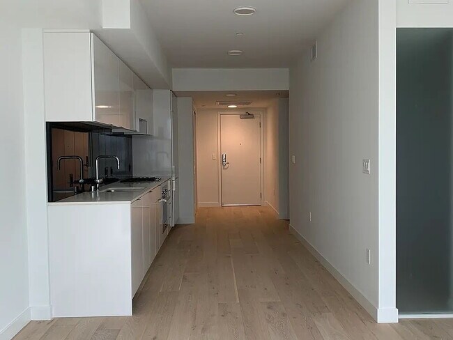Foto del edificio - "Charming Urban Oasis: Spacious 1-Bedroom Retreat in the Heart of San Francisco!"