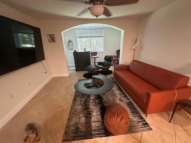 Photo - 400 Scotia Dr Apartment