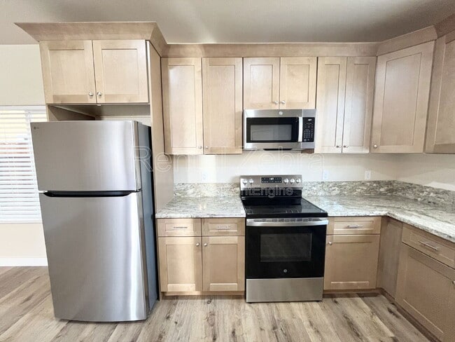 Foto del edificio - 1349 Belmont Dr