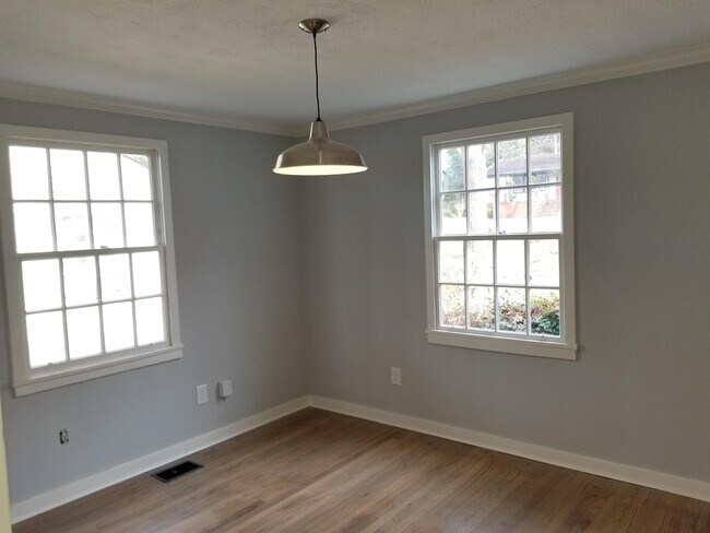 Building Photo - 2017 Bader Ave SW