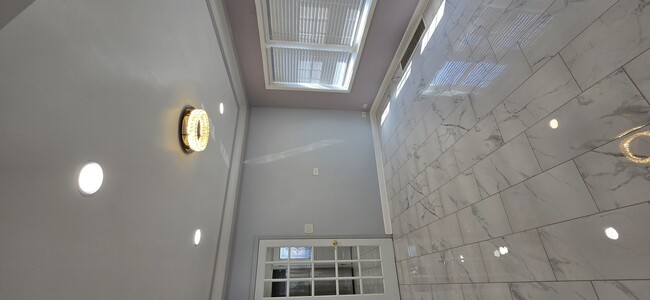 Foto del edificio - 3327 S Austin Blvd