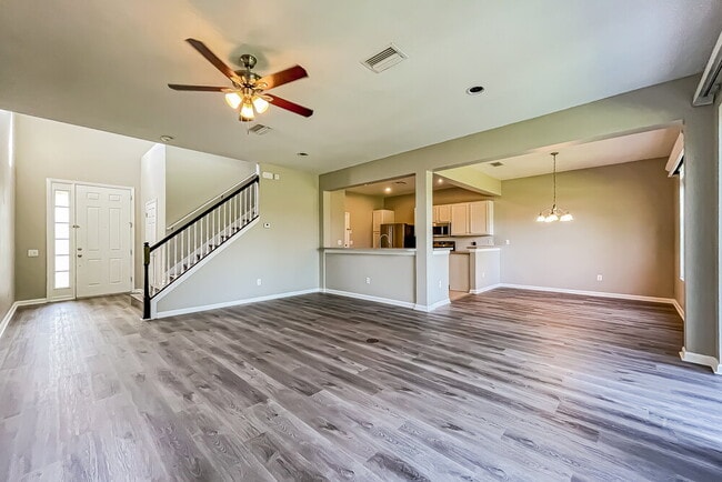 Building Photo - 13945 Crater Cir