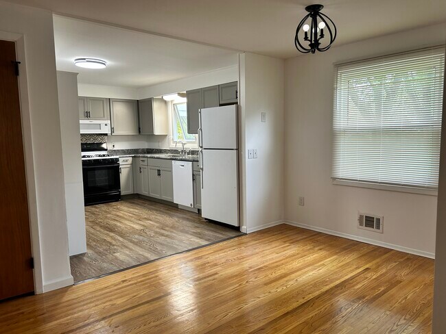FORMAL DINING OFF KITCHEN - 40 Masthead Way
