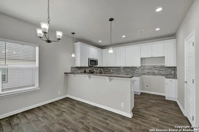 Building Photo - Charming 3BR House in Spring Branch