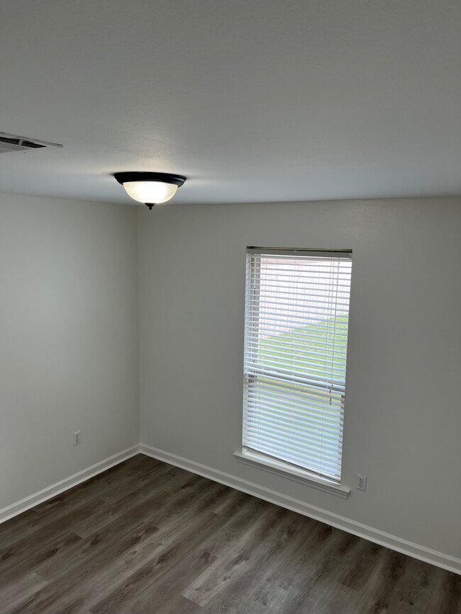 Bedroom #1 - 9417 Lockhart Rd