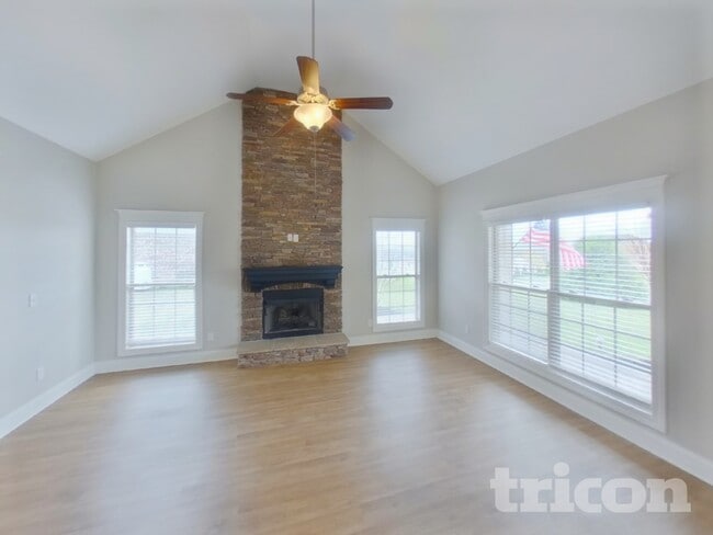 Foto del edificio - 1306 Crescent Ridge Drive