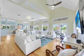 Building Photo - 203 San Mateo Dr
