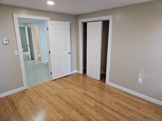 Foto del edificio - 205 E 2nd St