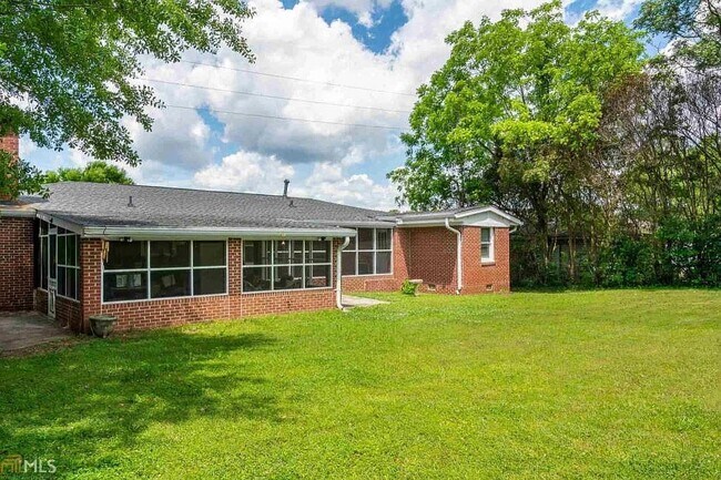 Foto del edificio - 239 Decatur Rd