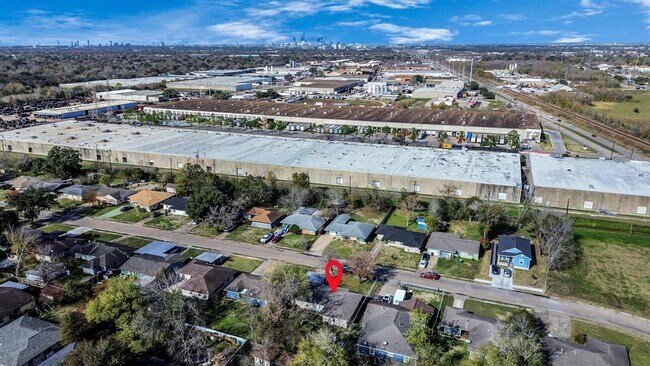 Foto del edificio - 6144 Doulton Dr