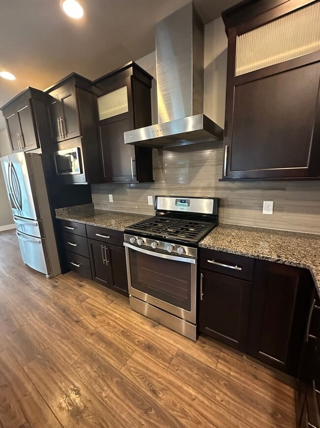 Foto del edificio - 4 Bedroom, 3 1/2 Bathroom House in Josephine Crossing Subdivision