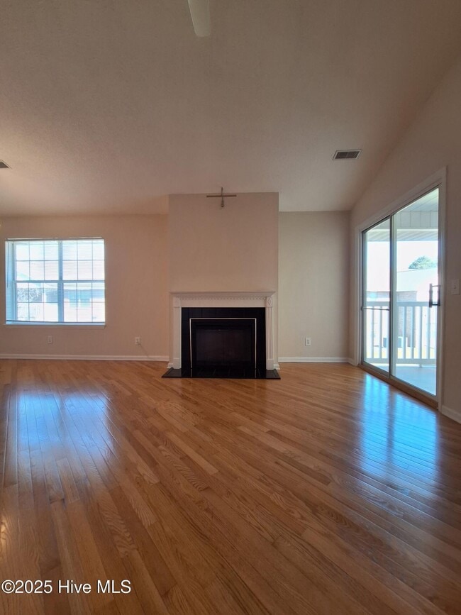 Building Photo - 2912 Mulberry Ln