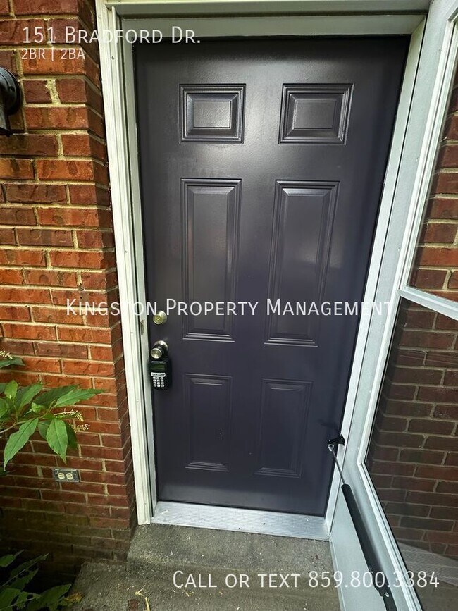 Foto del edificio - 2-bedroom, 1.5-bathroom Available Now - Mo...