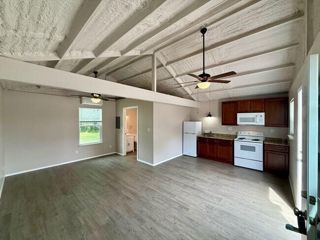 Foto del edificio - 12198 Farm to Market Rd 730 N