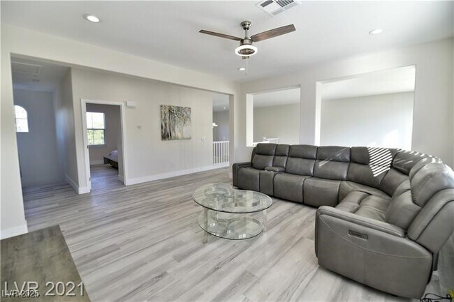 Foto del edificio - 385 Glenridding St