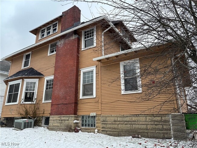 Building Photo - 408 S Arch Ave