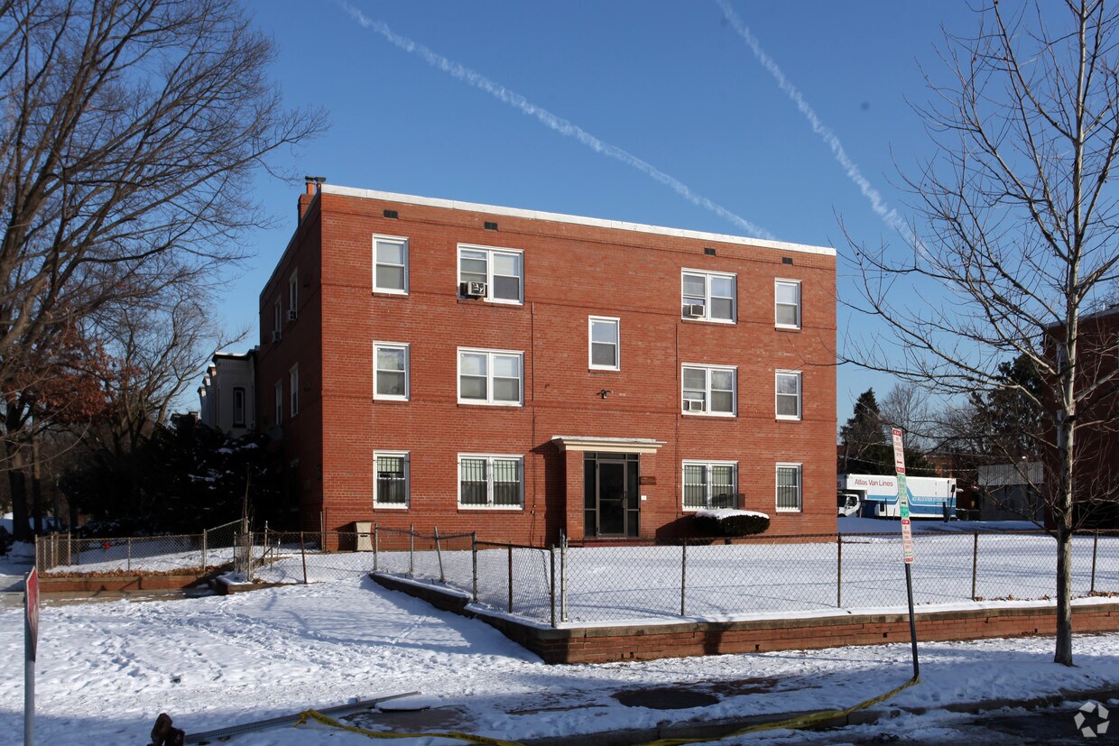 Building Photo - 26 14th St SE